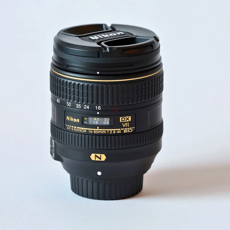 عدسة نيكون AF-S DX نيكور 16-80 مم f/2.8-4E ED VR63240126458371110