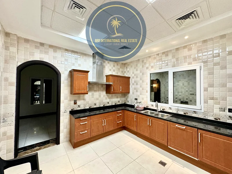 DISCOUNTED BUT LARGE 5BR VILLA WITH PRIVATE POOL+MAID ROOM+LAUNDRY ROOM+DRIVER ROOM+2 STORAGE ROOMS+2BIG HALLWAYS+4 CARPARKS63917144987778113