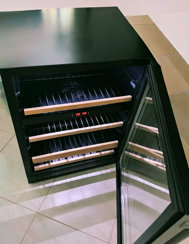 ثلاجة نبيذ فيستفروست أحدث إصدار - ثلاجة نبيذ بسعة 67 زجاجة63167109721347111