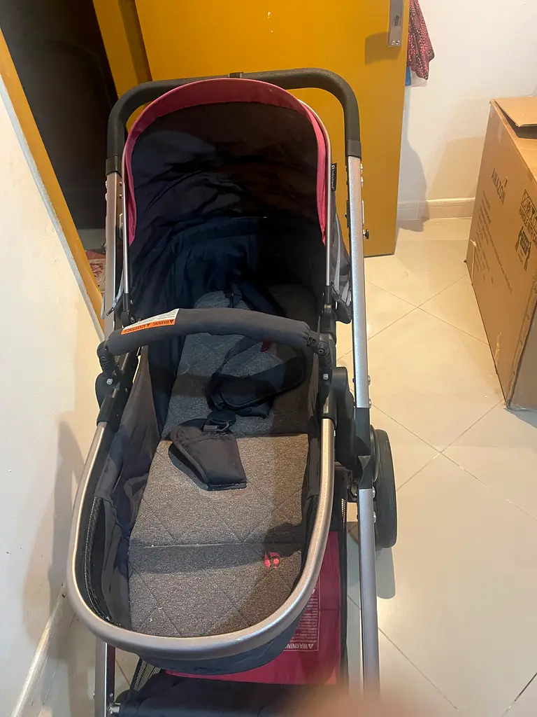 Versatile Stroller for Your Little One63205360682754112