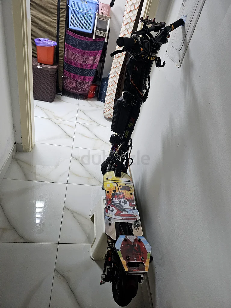 سكوتر كهربائي استثنائي للمغامرات الحضرية!63252951277441112