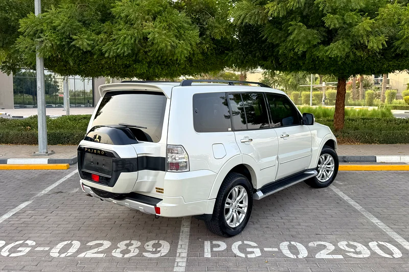 Mitsubishi Pajero 3.8 GLS 2020 GCC Specs (Single Owner / Accident Free / 2 Keys)63398586764161112
