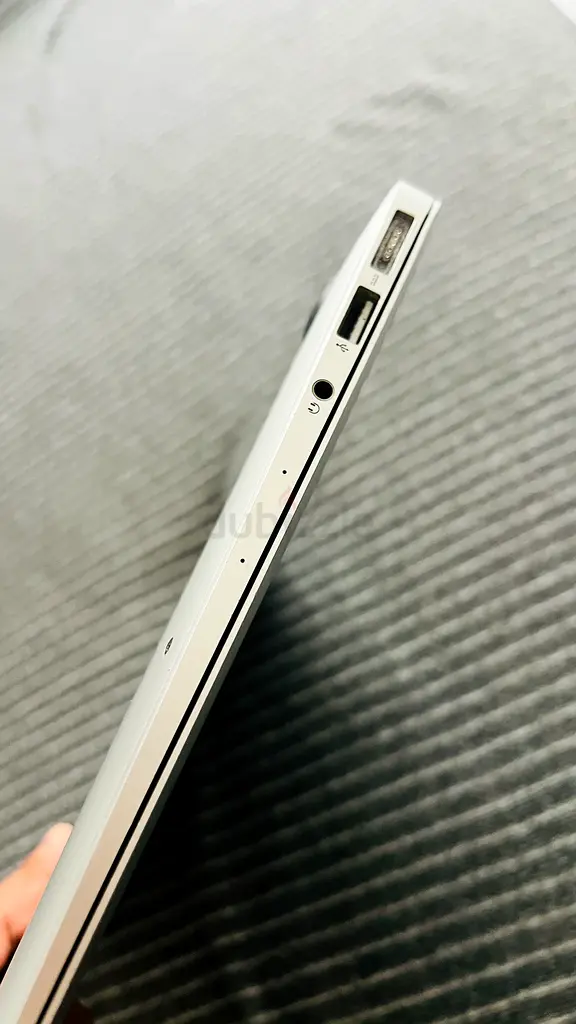 MacBook Air63164782760834114