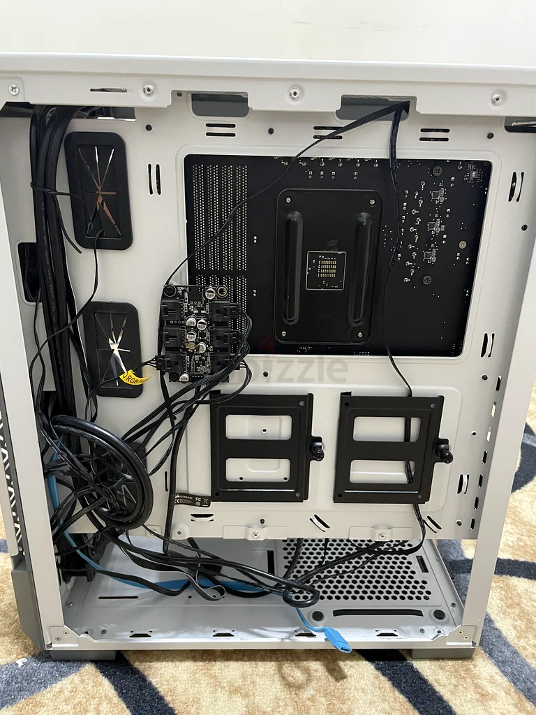Corsair icue 220t case, 4 corsair fans, Msi x570 Board, 250gb nvme63173515551617111