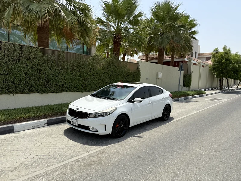Kia Cerato 2017, GCC, 2000cc, Top Line, Accident Free, Original paint, Service History.632243126195231111