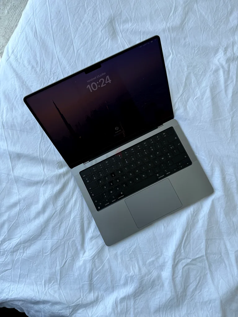 ماك بوك برو 14 بوصة 2021، شريحة M1 برو، 16 جيجابايت، 512 جيجابايت63263510124930112