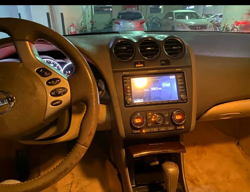 Nissan altima coupe 2013 in good condition63227258339459111