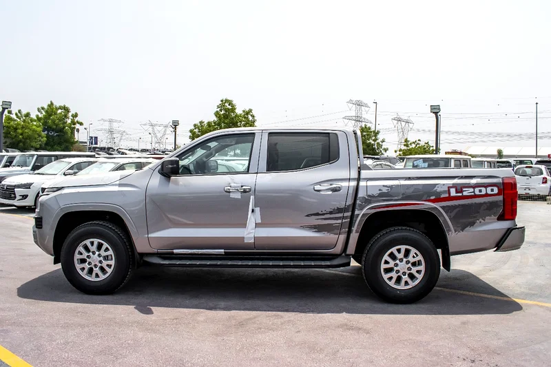 MITSUBISHI L200 PETROL FULL OPTION Double Cab GLX63398590263042114