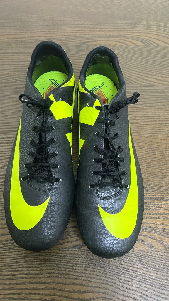 Unleash Your Game with Nike Football Boots - Size 11!  VAPOR SUPERFLY III FG63240636384259111