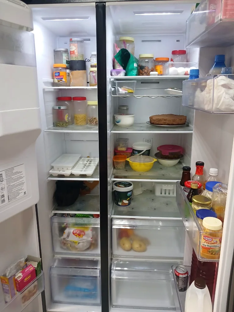 Samsung Side by side Refrigerator with Glass Front and Ice maker Water dispenser63167109786499111