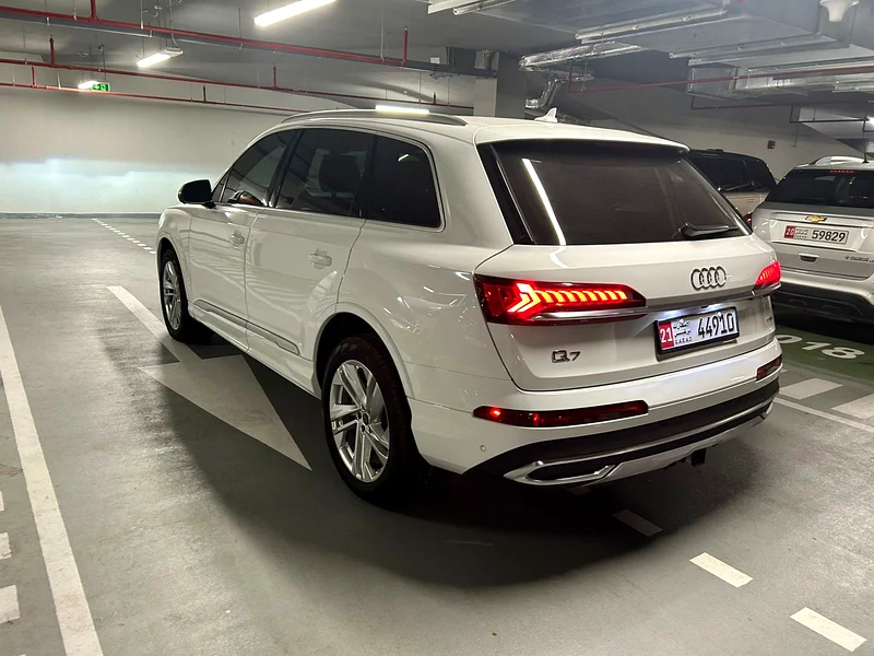 Audi Q7. 2023. 33,000 km. Full service history. Warranty until 8/202763398615952515113