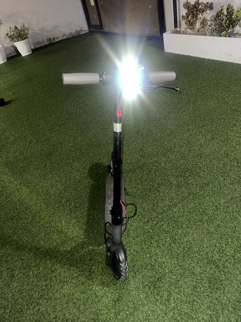 Electric Scooter - Your Eco-Friendly Ride!63253483536002111