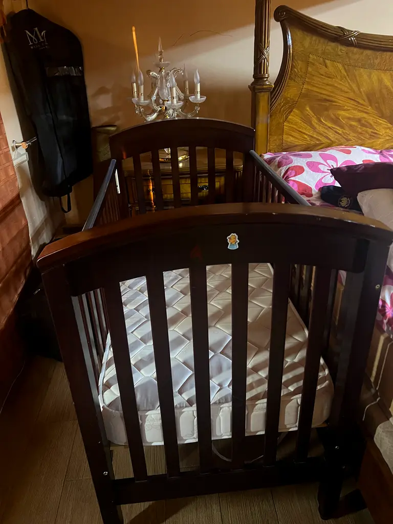 Baby cot for sale