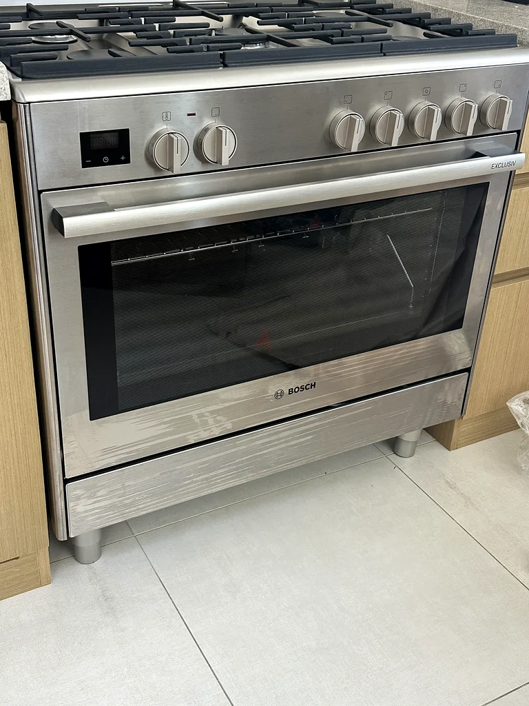فرن غاز علوي بوش 90×60 سم، فرن كهربائي، بحالة ممتازة، متوفر للبيع63166647317507111