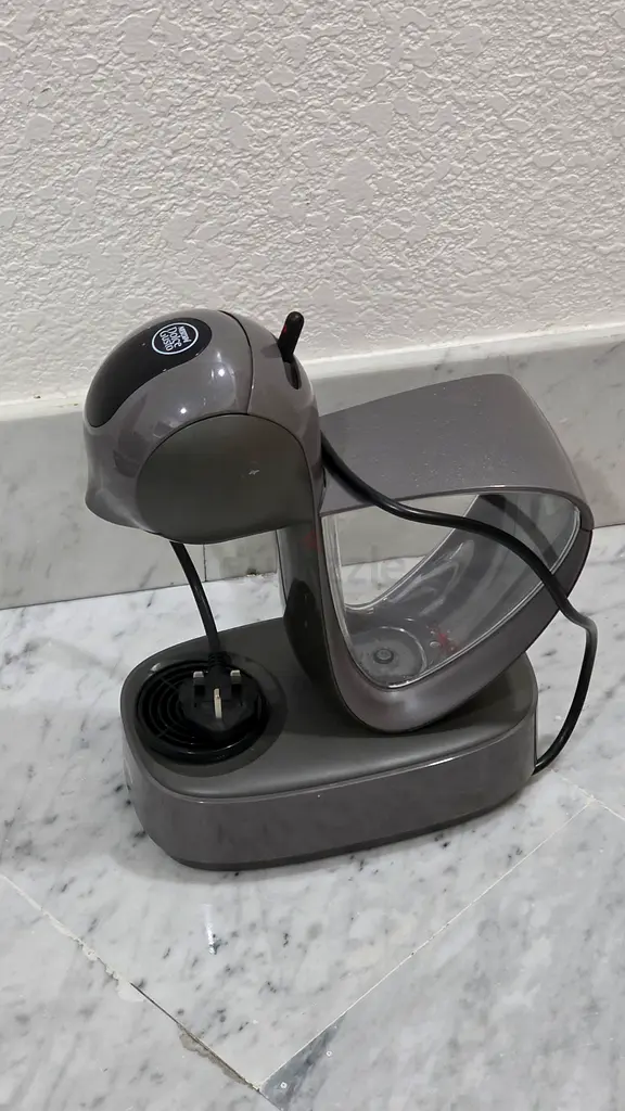 Sleek Gray Hand Mixer for Effortless Baking!