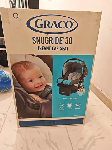 Graco SnugRide 30 Infant Car Seat - Safe  Stylish!