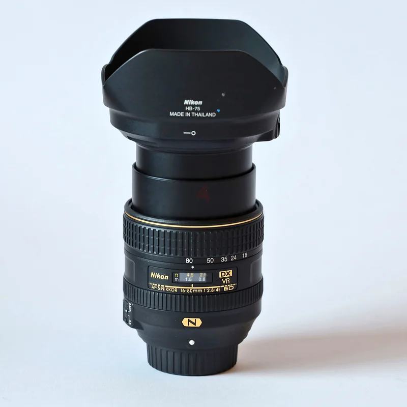 عدسة نيكون AF-S DX نيكور 16-80 مم f/2.8-4E ED VR63240126458371112