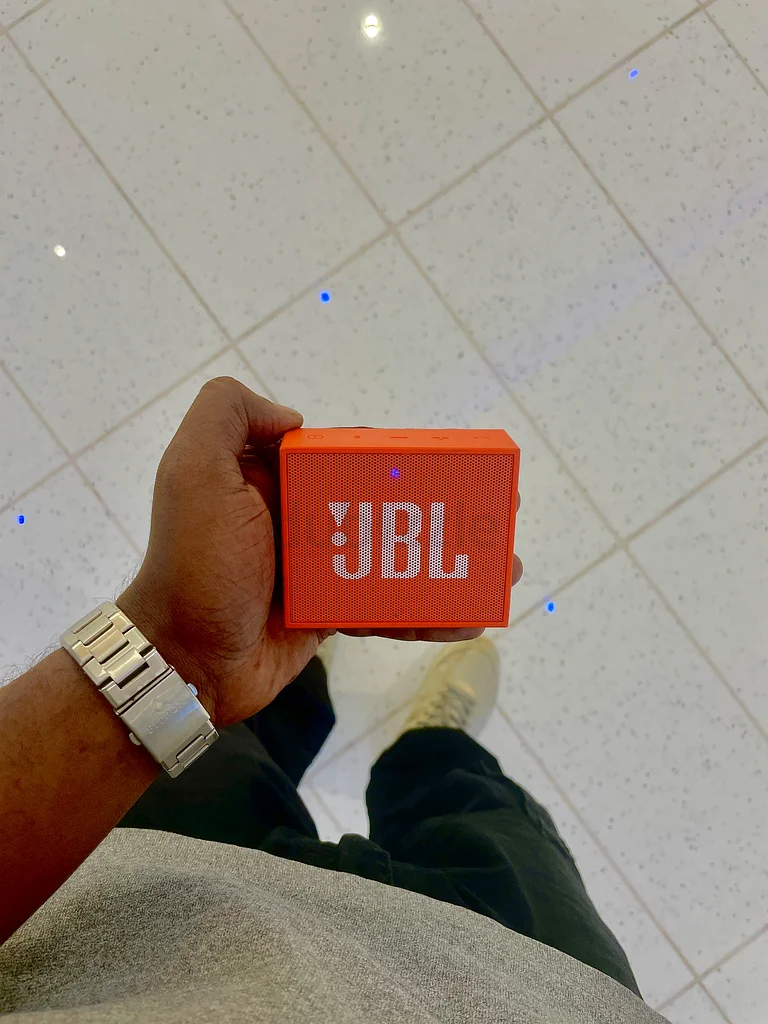 Vibrant JBL Portable Bluetooth Speaker - Your Musical Companion!63263514233218114
