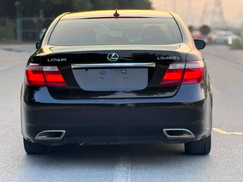 Lexus LS46063225702584194111