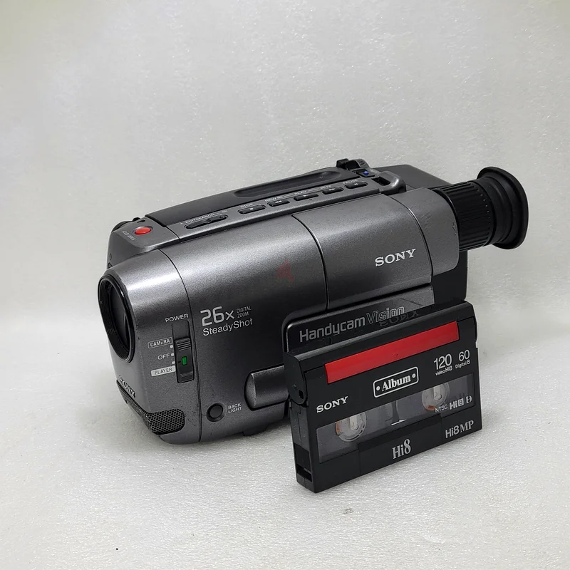 Sony Handycam CCD-TRV22 8mm Vide8/Hi8 Analog Camcorder63234613427330111
