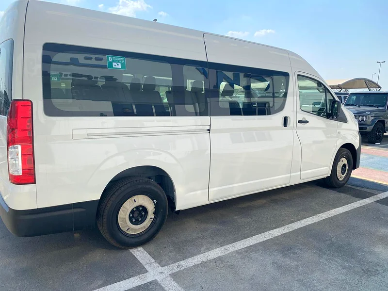 Toyota Hiace 3.5L HighRoof A/T 13 Seater Petrol 202563401317847426112