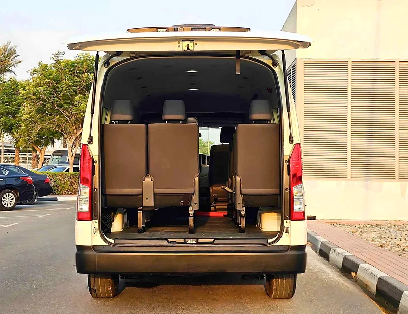 Hiace HIGHROOF PASSENGER/13 SEATER/3.5L PETROL M/T/ LOT#2693563401316672129114