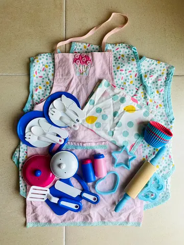 IKEA Kids Aprons x 3, Tea Towel and Pretend Play Kitchen Set