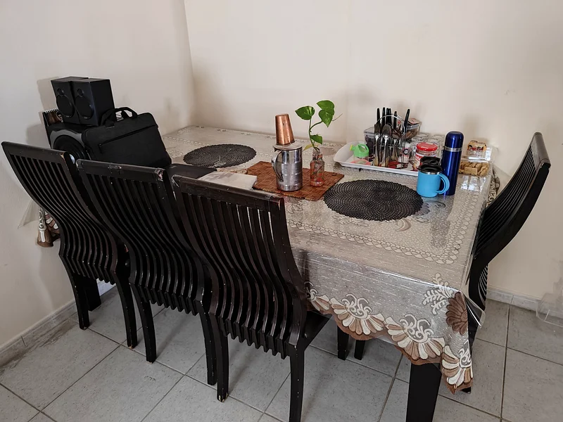 طقم طاولة طعام أنيقة مع 6 كراسي - مثالي لمنزلك!63217328713346111