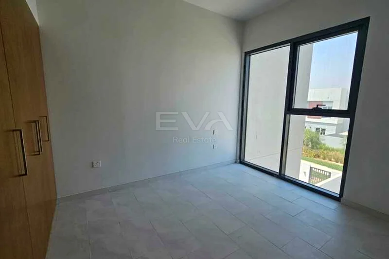 منتصف الوحدة | 3 غرف نوم + غرفة خادمة | غير مفروشة63214881703937112