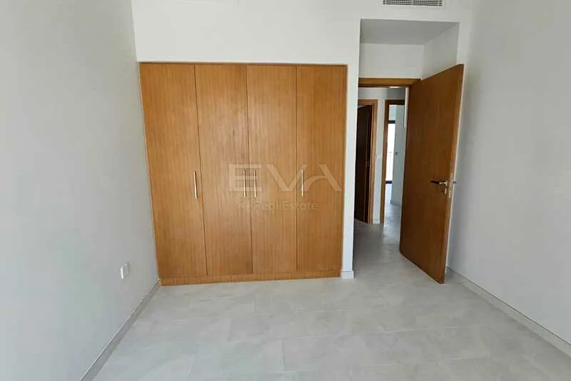 منتصف الوحدة | 3 غرف نوم + غرفة خادمة | غير مفروشة63214881703937113