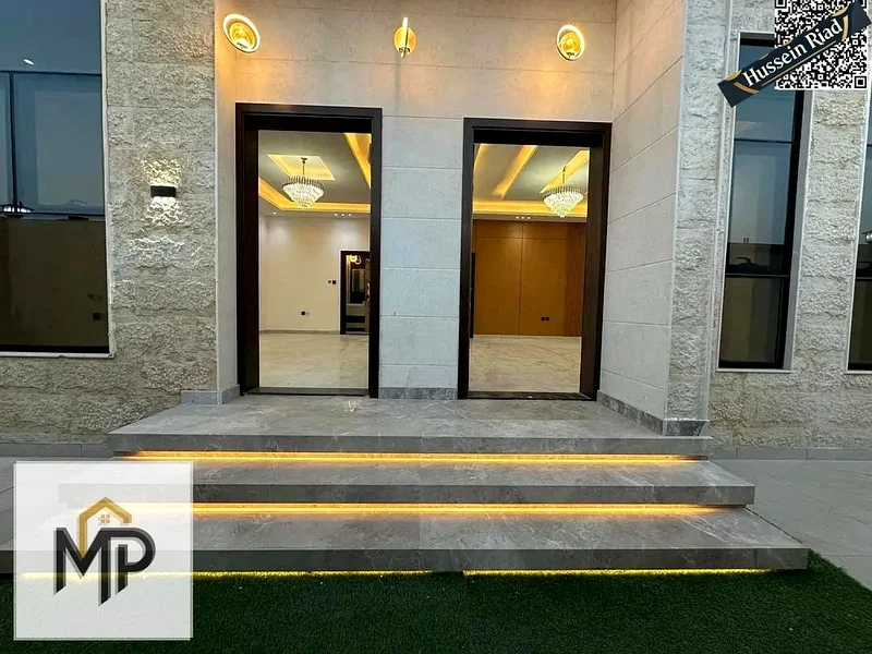 فيلا فاخرة للبيع في الشارع الرئيسي، مباشرة بالقرب من المسجد. رسوم التسجيل متضمنة.63903721957249114