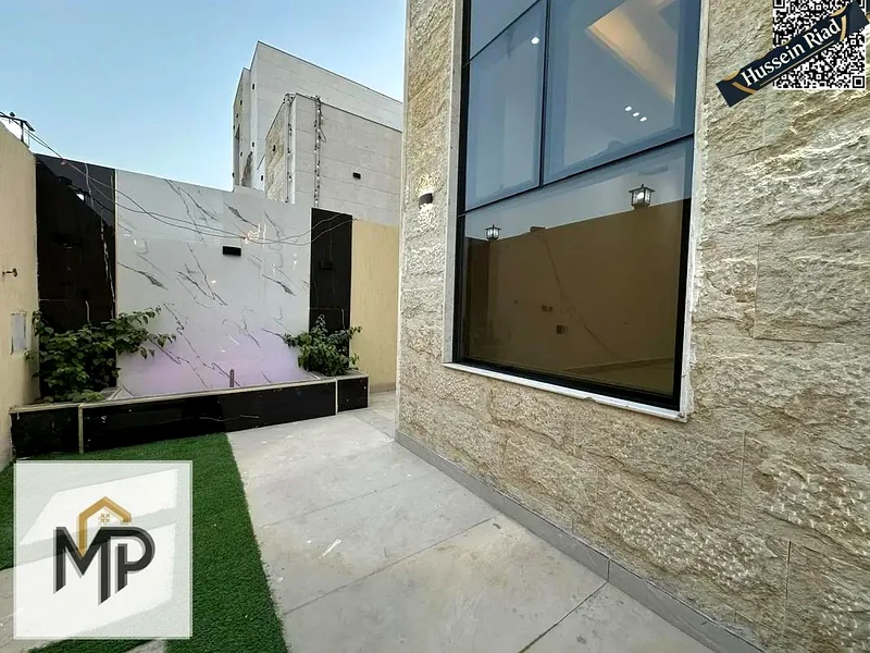 فيلا فاخرة للبيع في الشارع الرئيسي، مباشرة بالقرب من المسجد. رسوم التسجيل متضمنة.63903721957249113