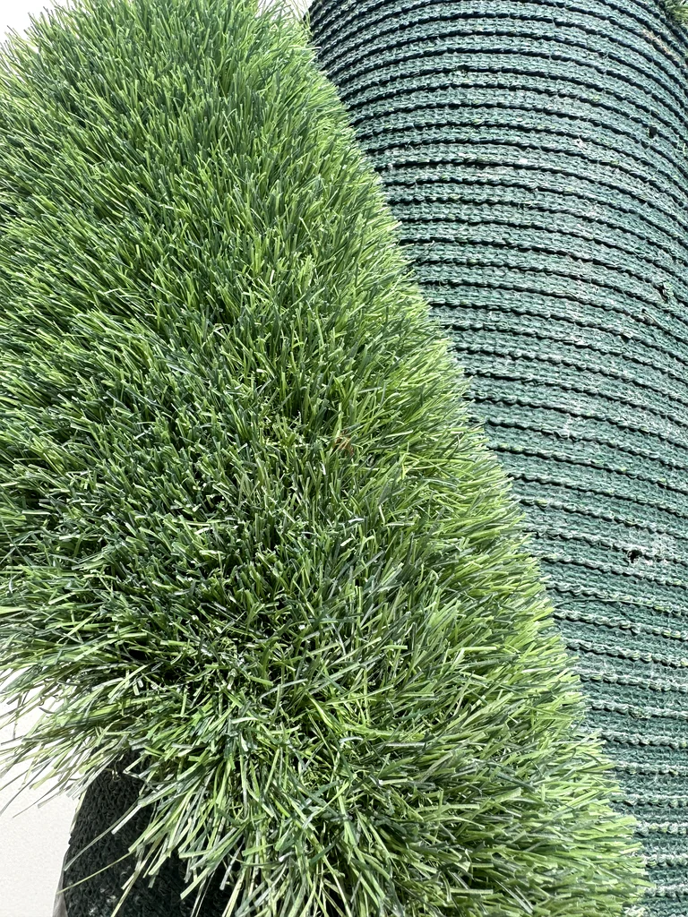 Artificial grass and bots63220828286339111