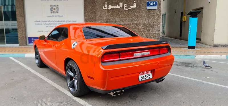 دودج تشالنجر SRT8 نظيفة للغاية 201063223818990209111