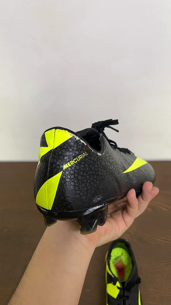 Unleash Your Game with Nike Football Boots - Size 11!  VAPOR SUPERFLY III FG63240636384259114