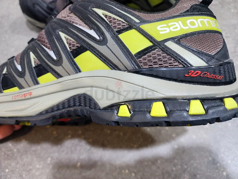Hiking shoes 13.563240636192386110