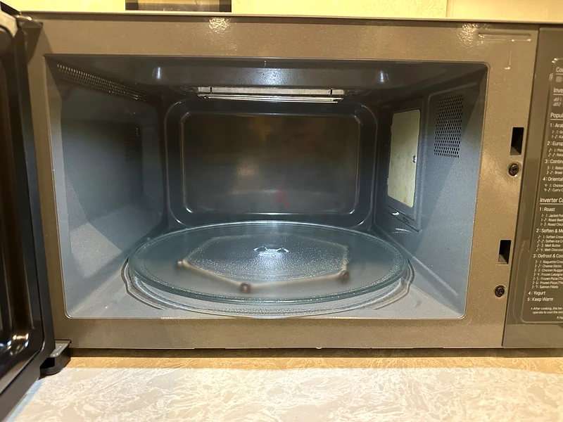 DIGITAL LG MICROWAVE WITH GRILL IN VERY GOOD CONDITION 42 Ltr63258136445826113