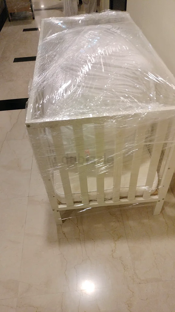 Stylish and Safe Crib for Your Little One!63230185955074111