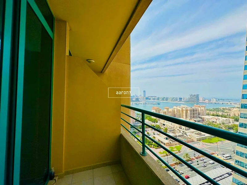 طابق عالي | إطلالة على البحر | مفروشة بالكامل63774610932482114