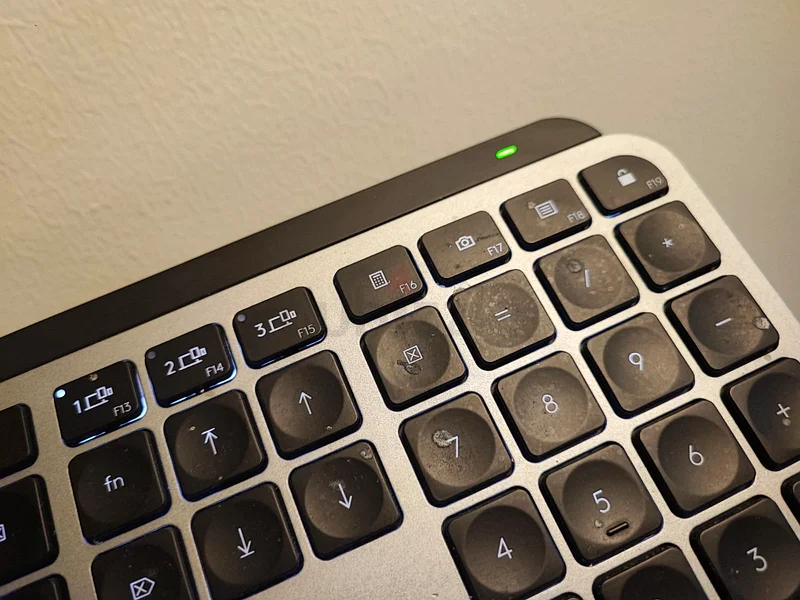 Logitech MX Keys for Mac – Wireless Backlit Keyboard (Used, Good Condition)63264591485443113