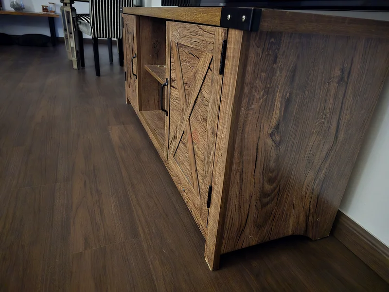 Charming Rustic Wooden TV Stand for Sale!63216833081474111