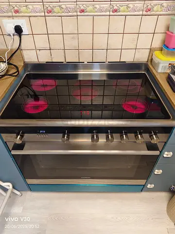 Seimens IQ700 Electric Ceramic cooker latest Model