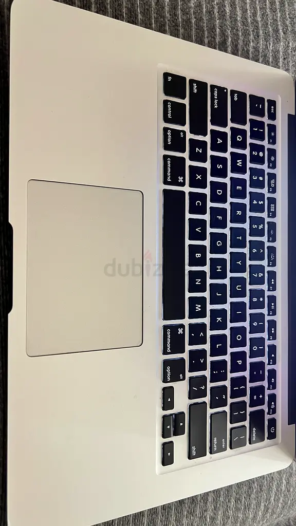 MacBook Air63164782760834113