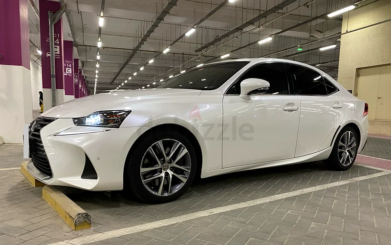 ليكسوس IS300 طراز 2018 لدول مجلس التعاون الخليجي، خالية من الحوادث بنسبة 100%63226744405889113