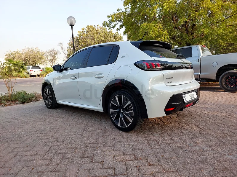 Peogout 208 gt line with fsh warranty til September 2026 only 50,000 km!63221303149315112