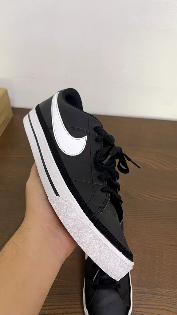 Stylish Nike Black Sneakers for Sale! Really good for school !!!63240636425859111