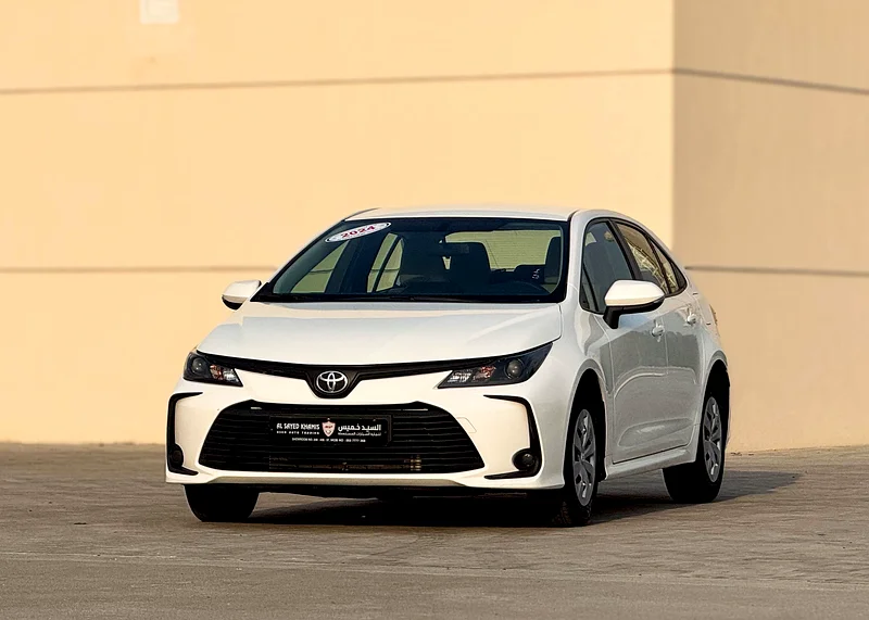 Toyota Corolla 1.6L 2024 GCC original paint, full option, accident-free, excellent condition 1042P.M63412311511297112
