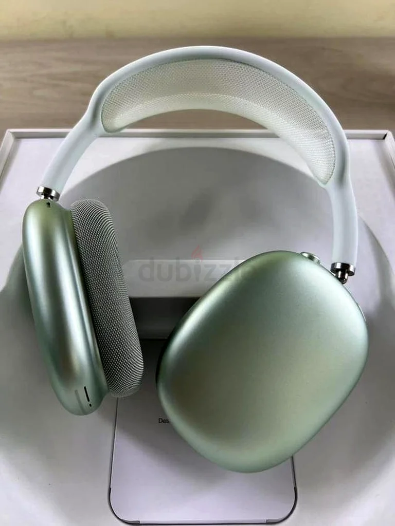 Apple air pods max Noise-Cancelling Headphones - Perfect for Music Lovers!63264090479107113