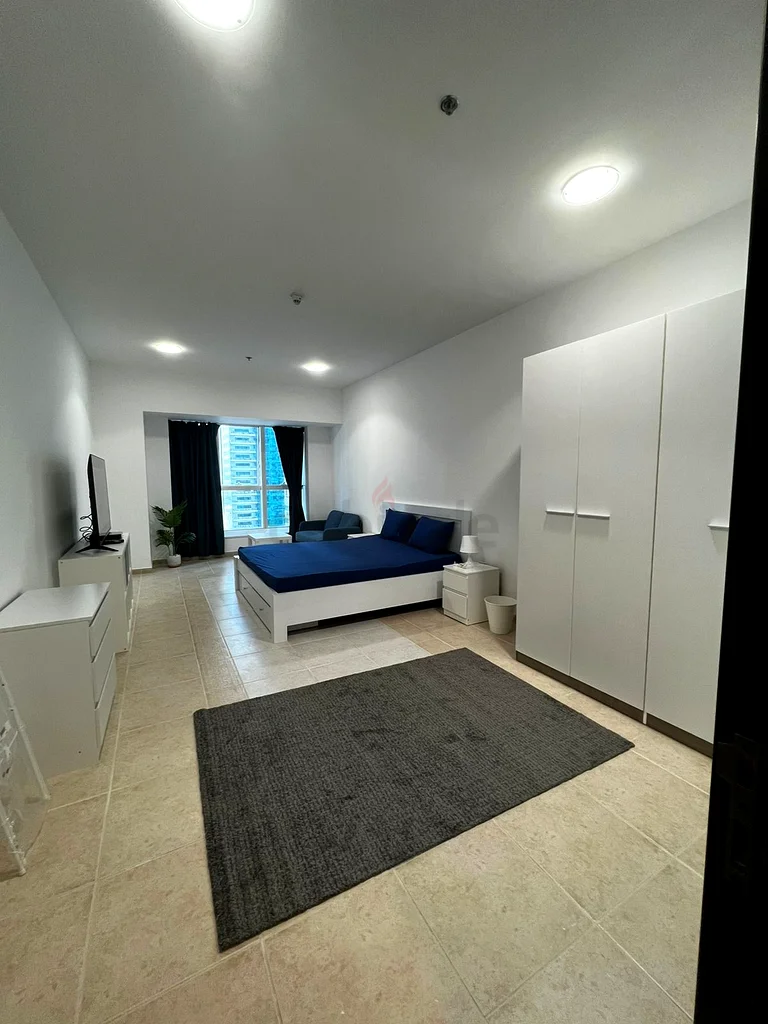 Huge Room Available In Dubai Marina Near Metro63220800606465112