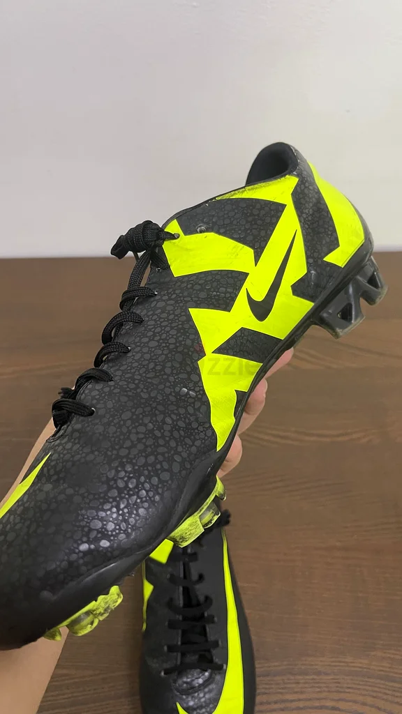 Unleash Your Game with Nike Football Boots - Size 11!  VAPOR SUPERFLY III FG63240636384259113